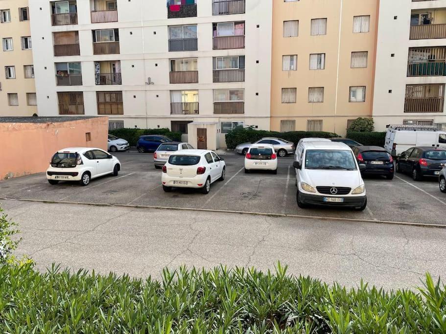 Jolie Charmant T3 Refait A Neuf A マルセイユ エクステリア 写真